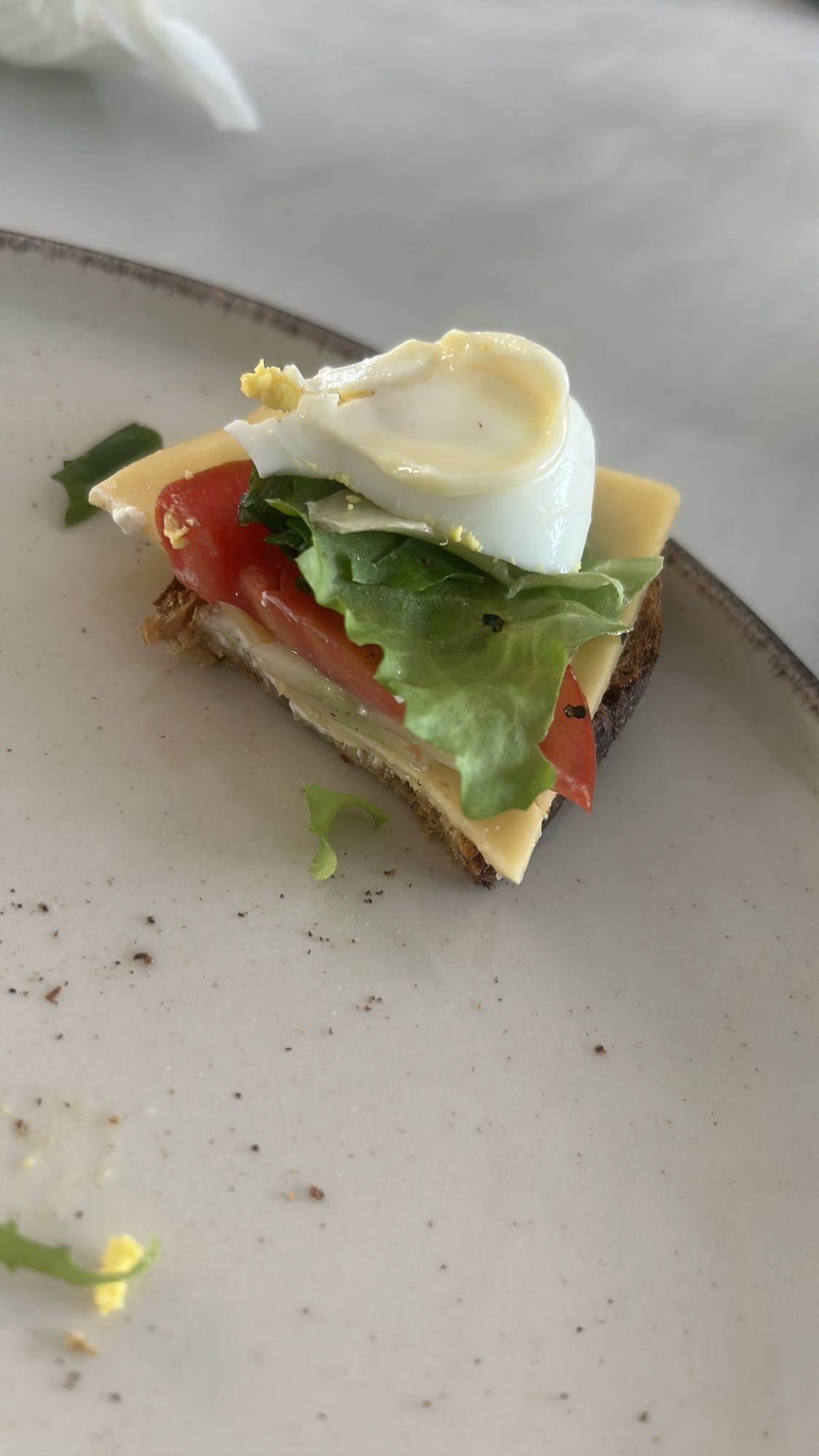 Kanapka z jajkiem i serem