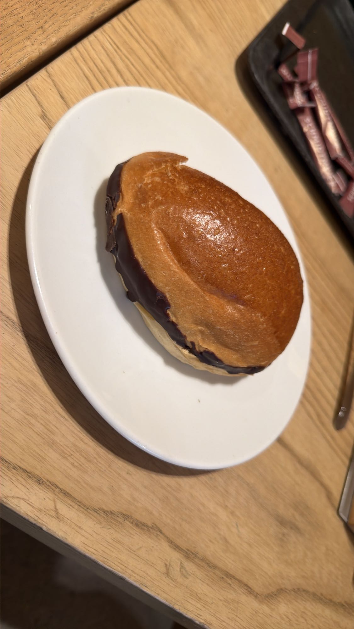 pączek z czekoladą