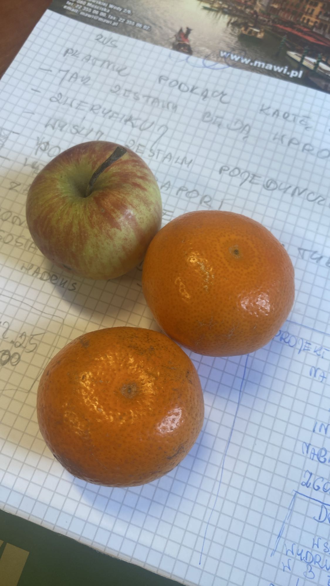 Jabłko i mandarynki