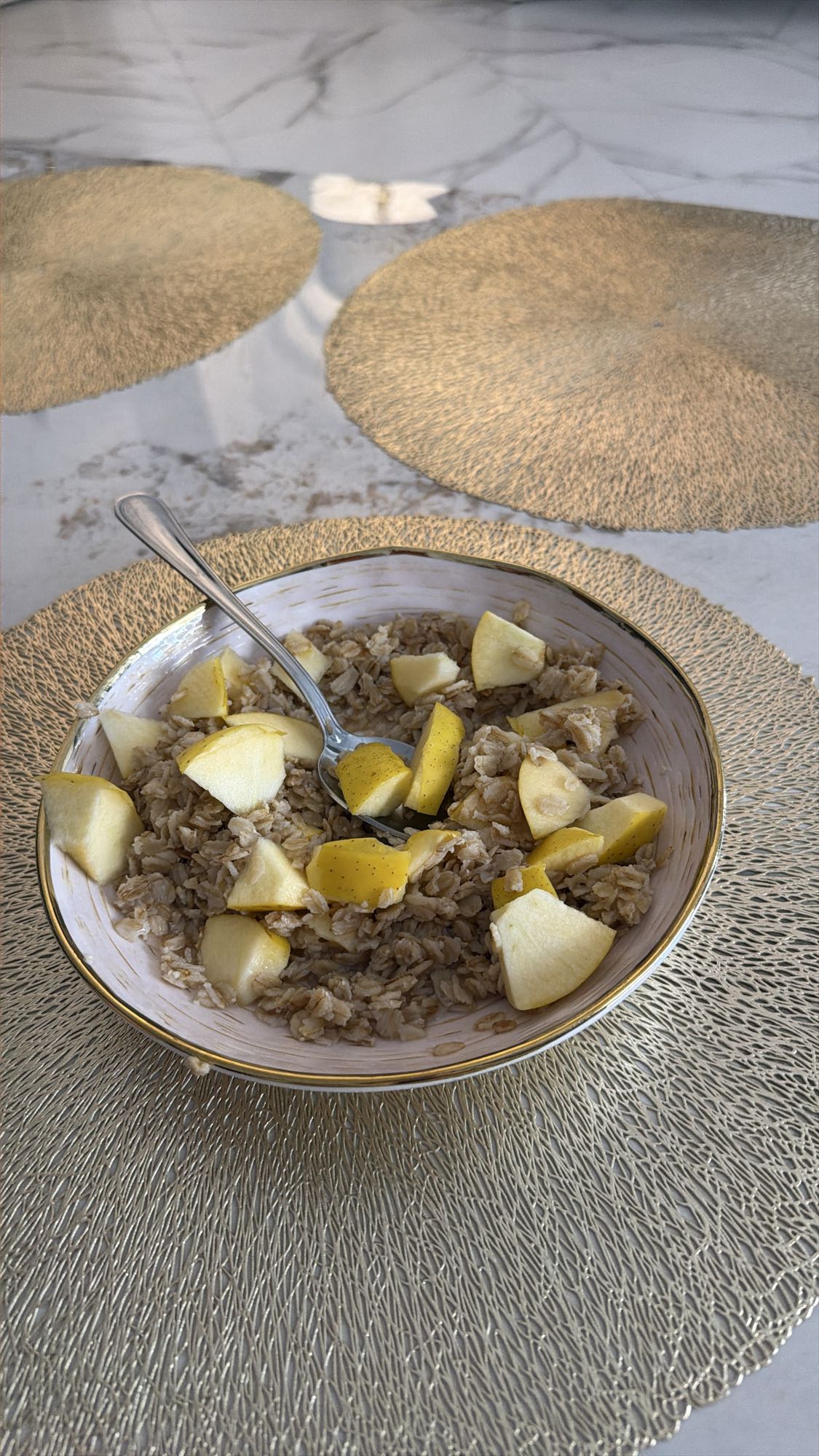 Овсянка с яблоком