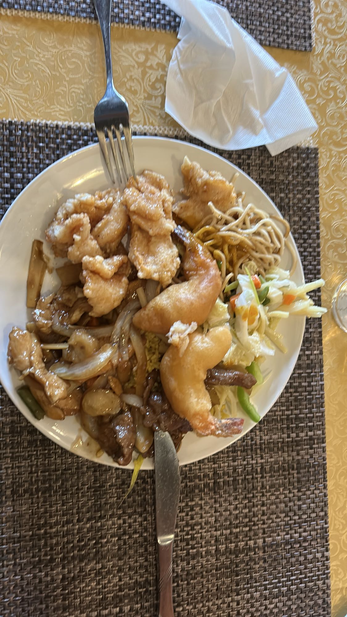 Friterad asiatisk tallrik