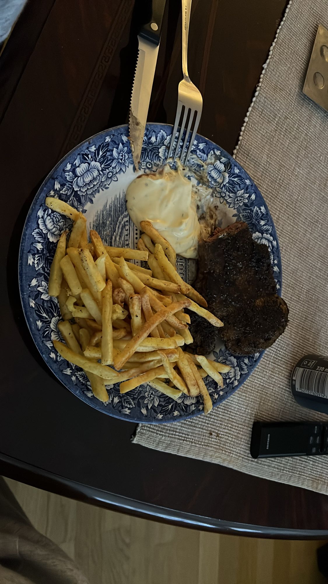 Biff med pommes & sås