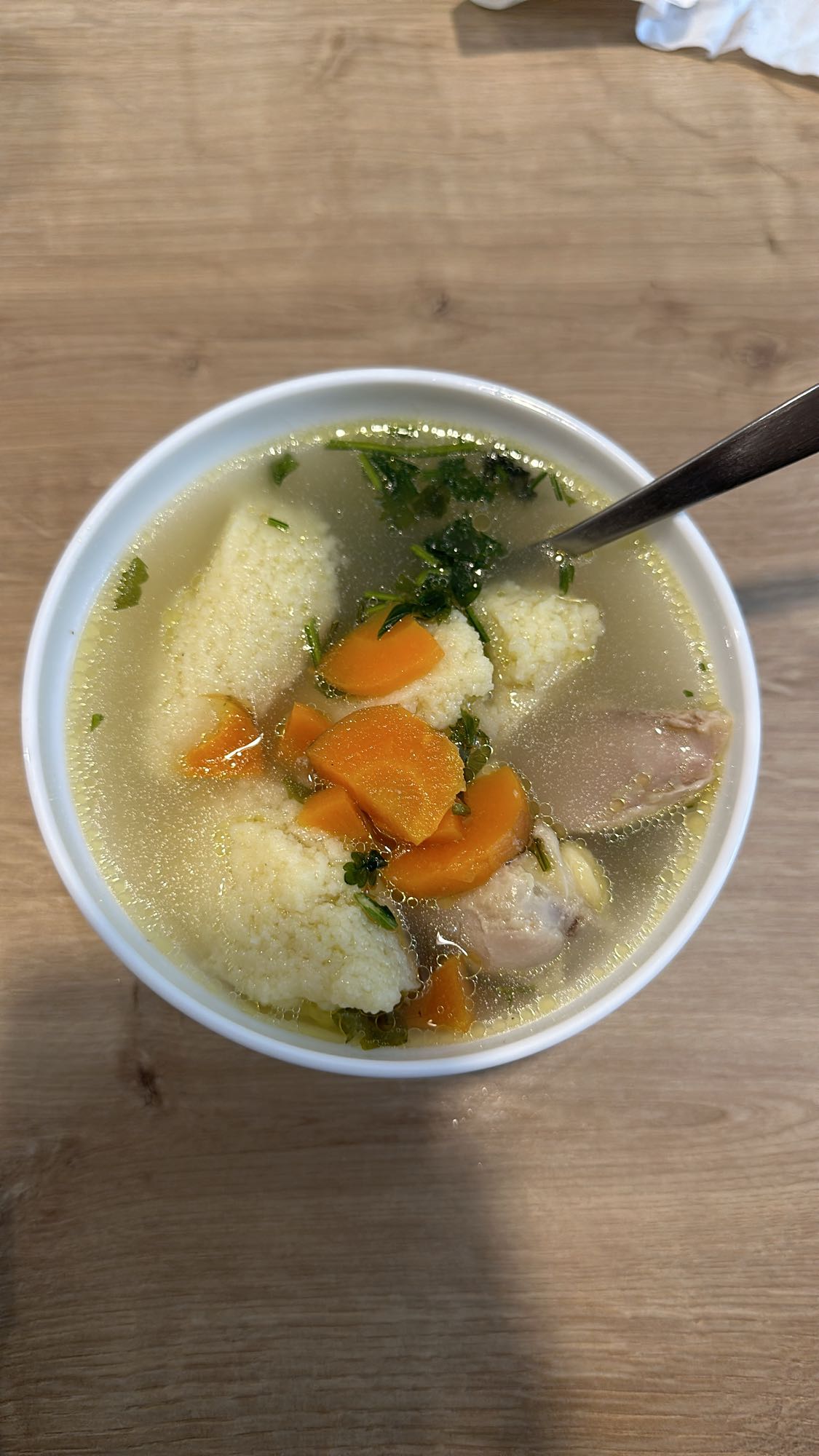 Supă cu găluște și pui