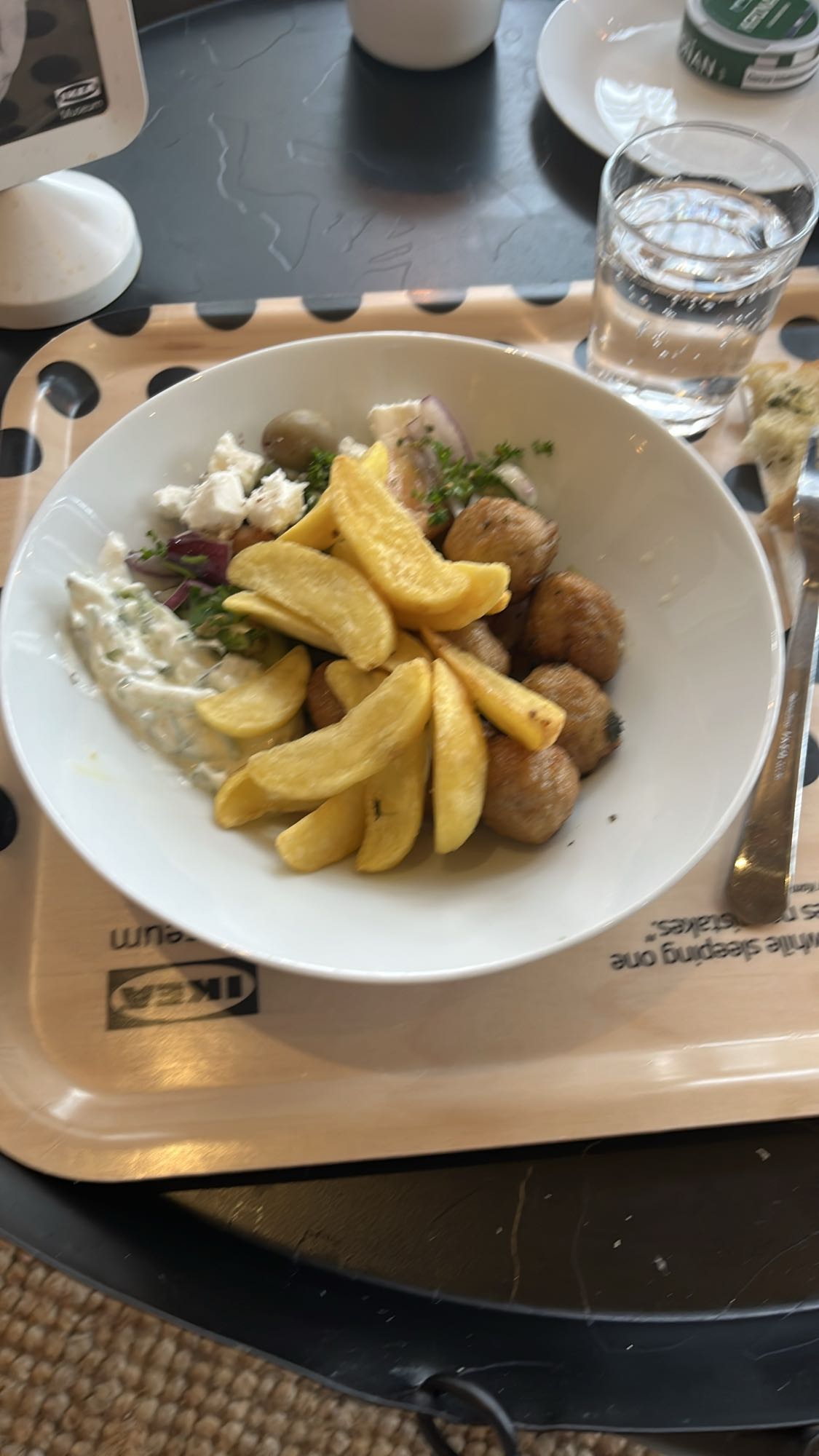 Vegetariska köttbullar tallrik