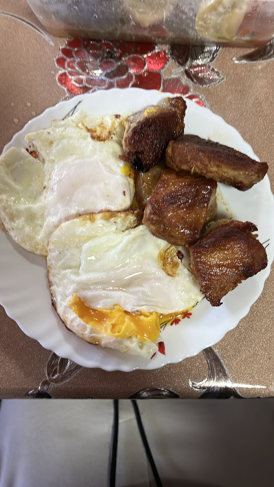 Ouă prăjite cu carne