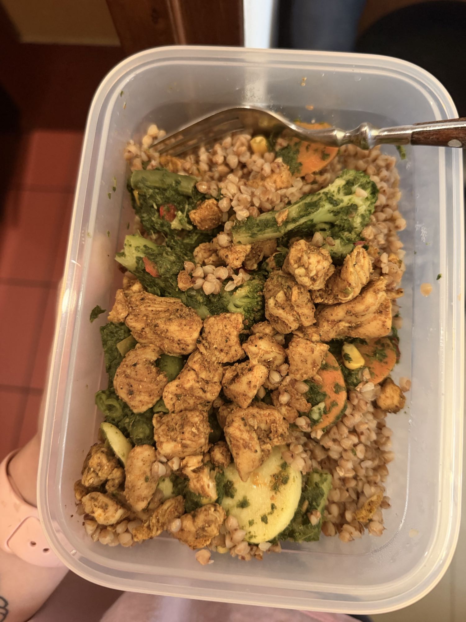 Kurczak z kaszą i warzywami