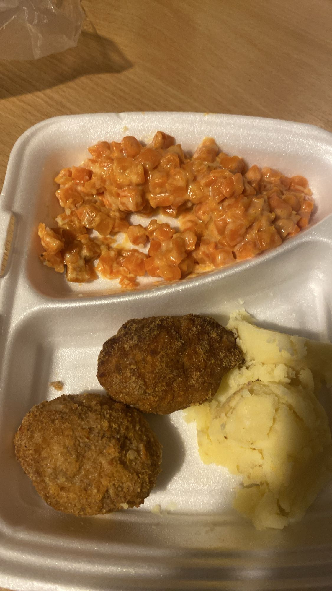 Kotlety z puree i marchewką