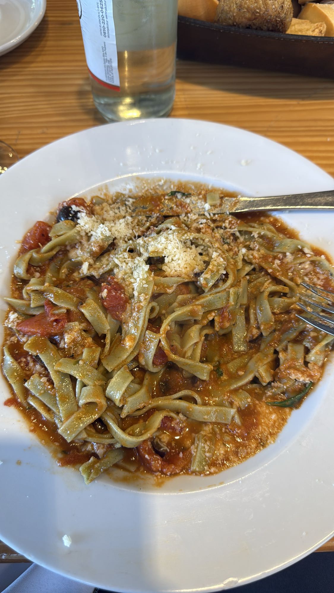 Pasta con salsa roja