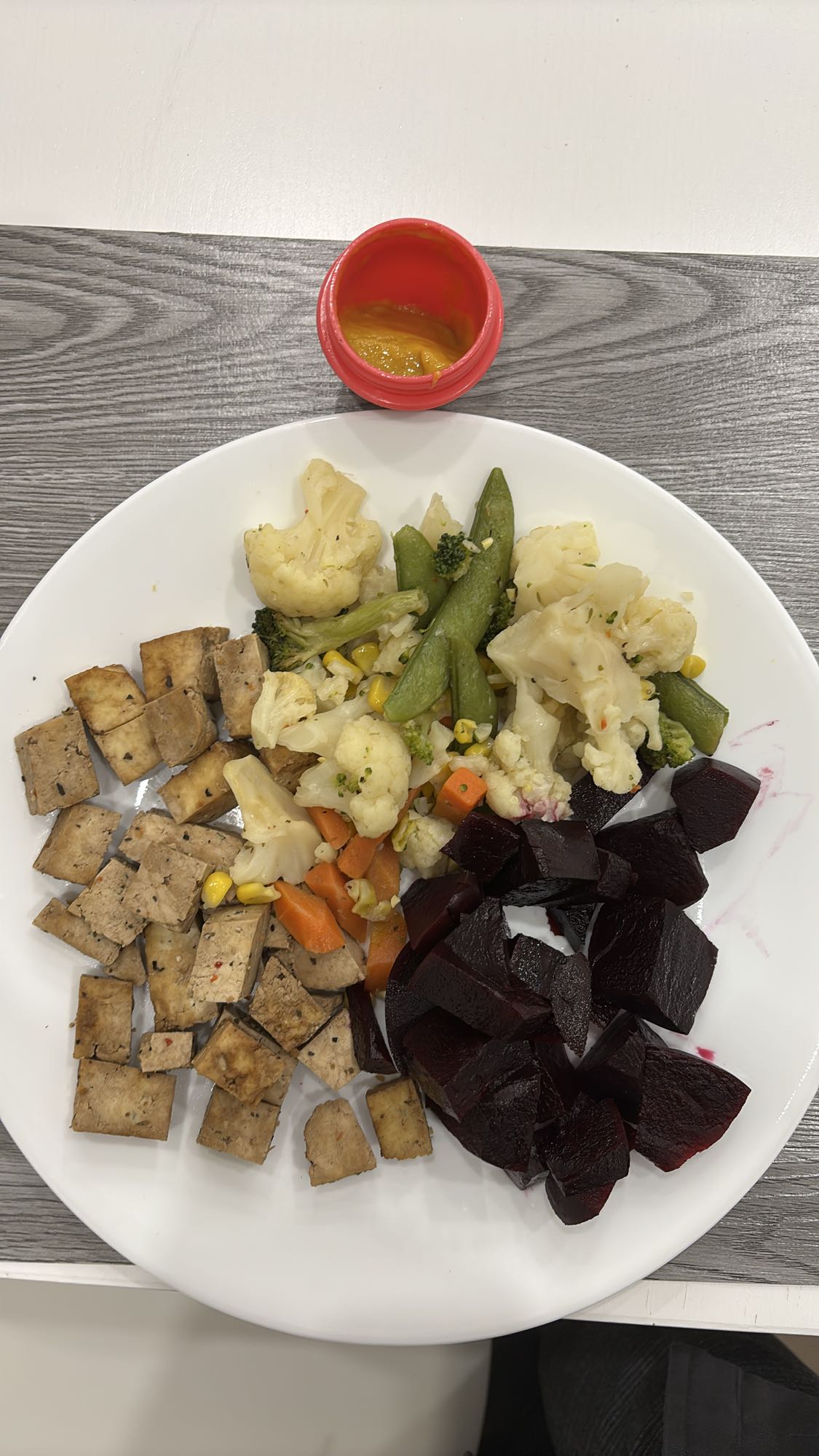 Assiette tofu et légumes