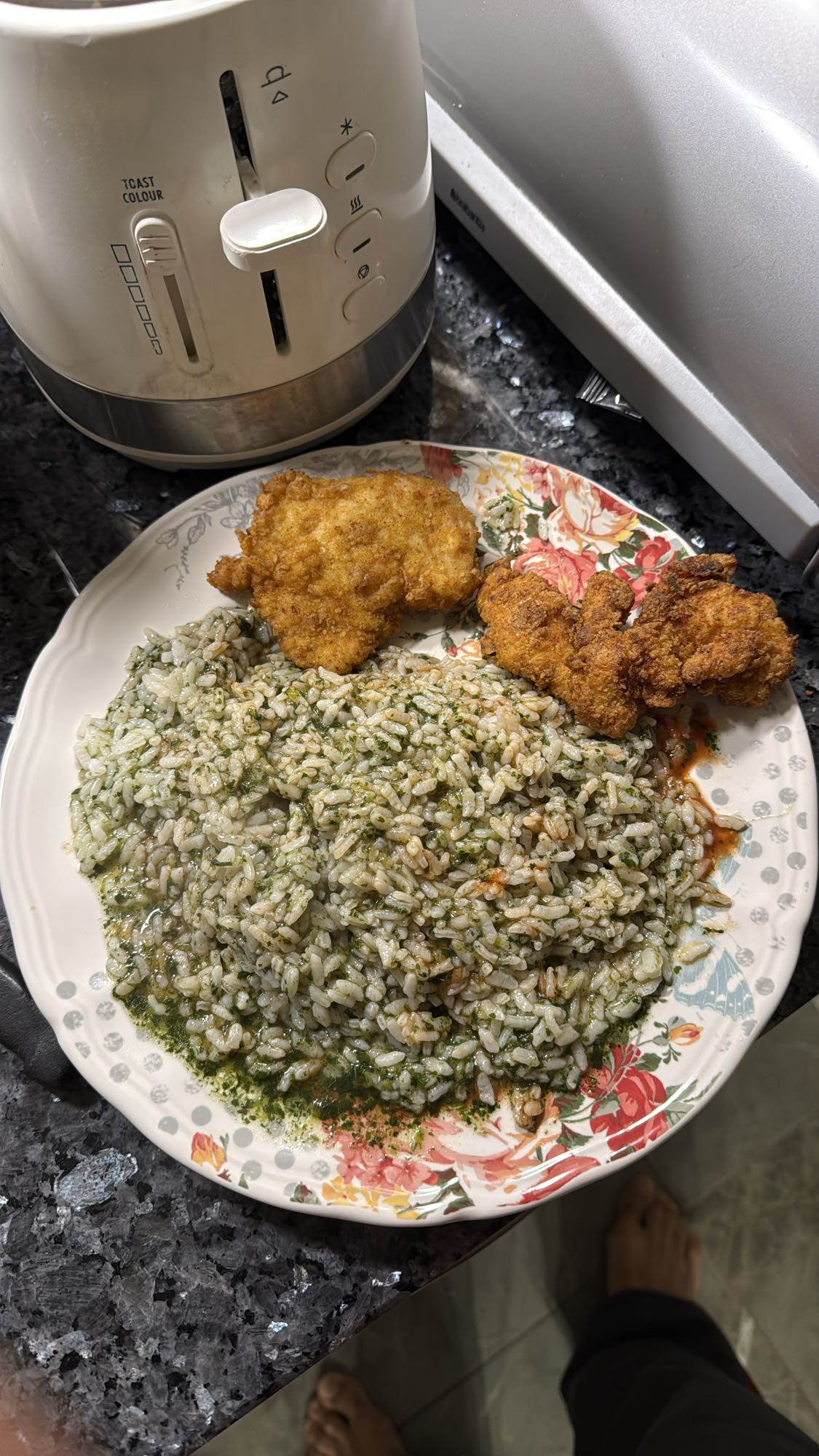 Herbed rice with fried chicken