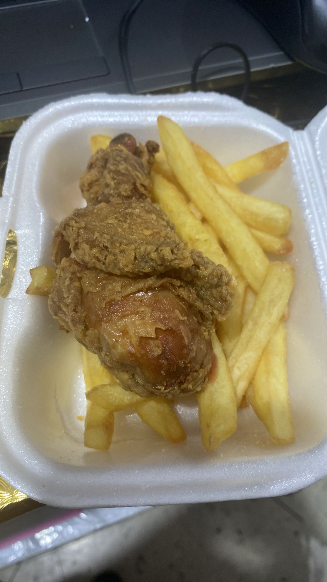 Pollo frito con papas