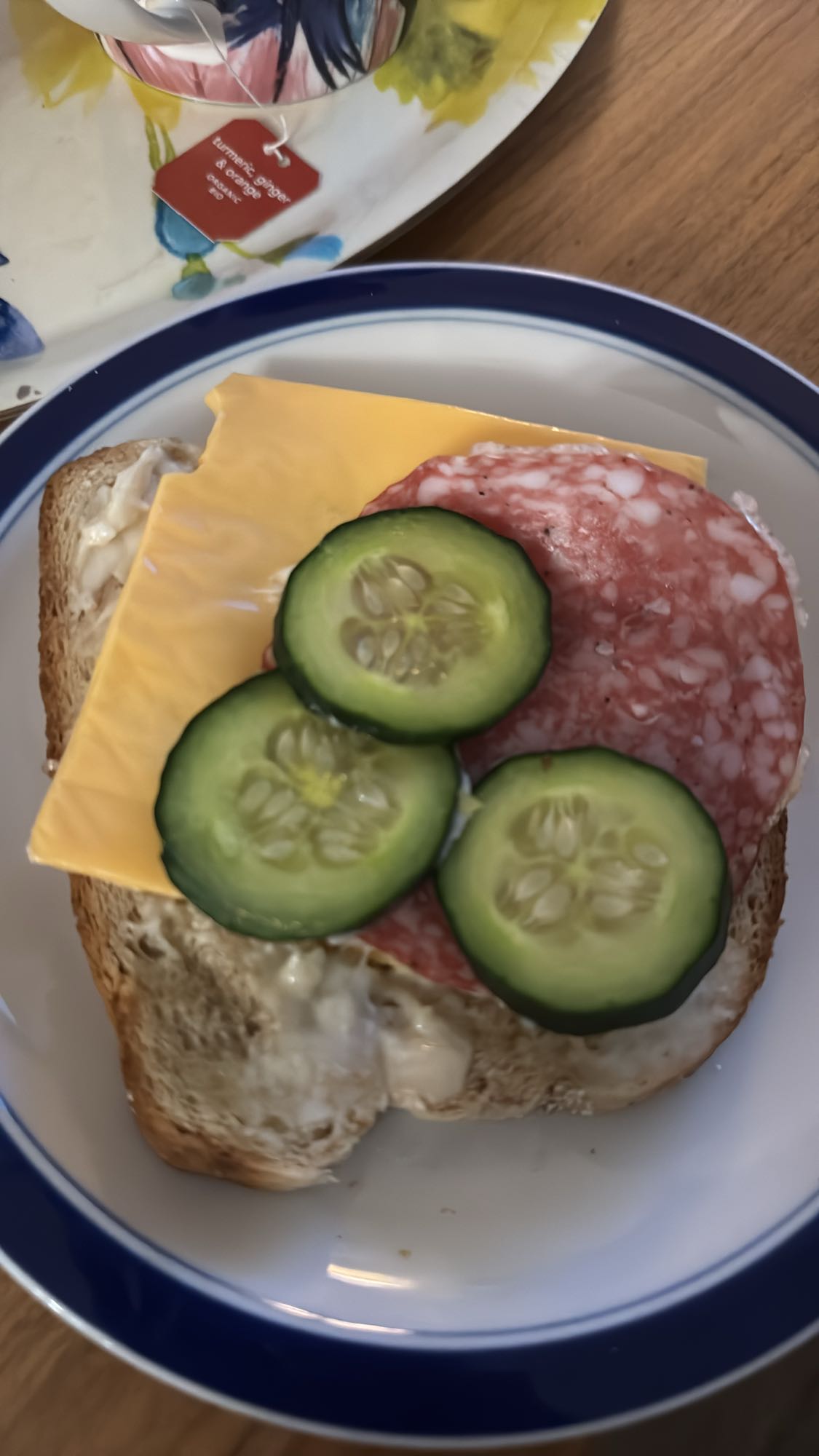 Smörgås med ost & salami