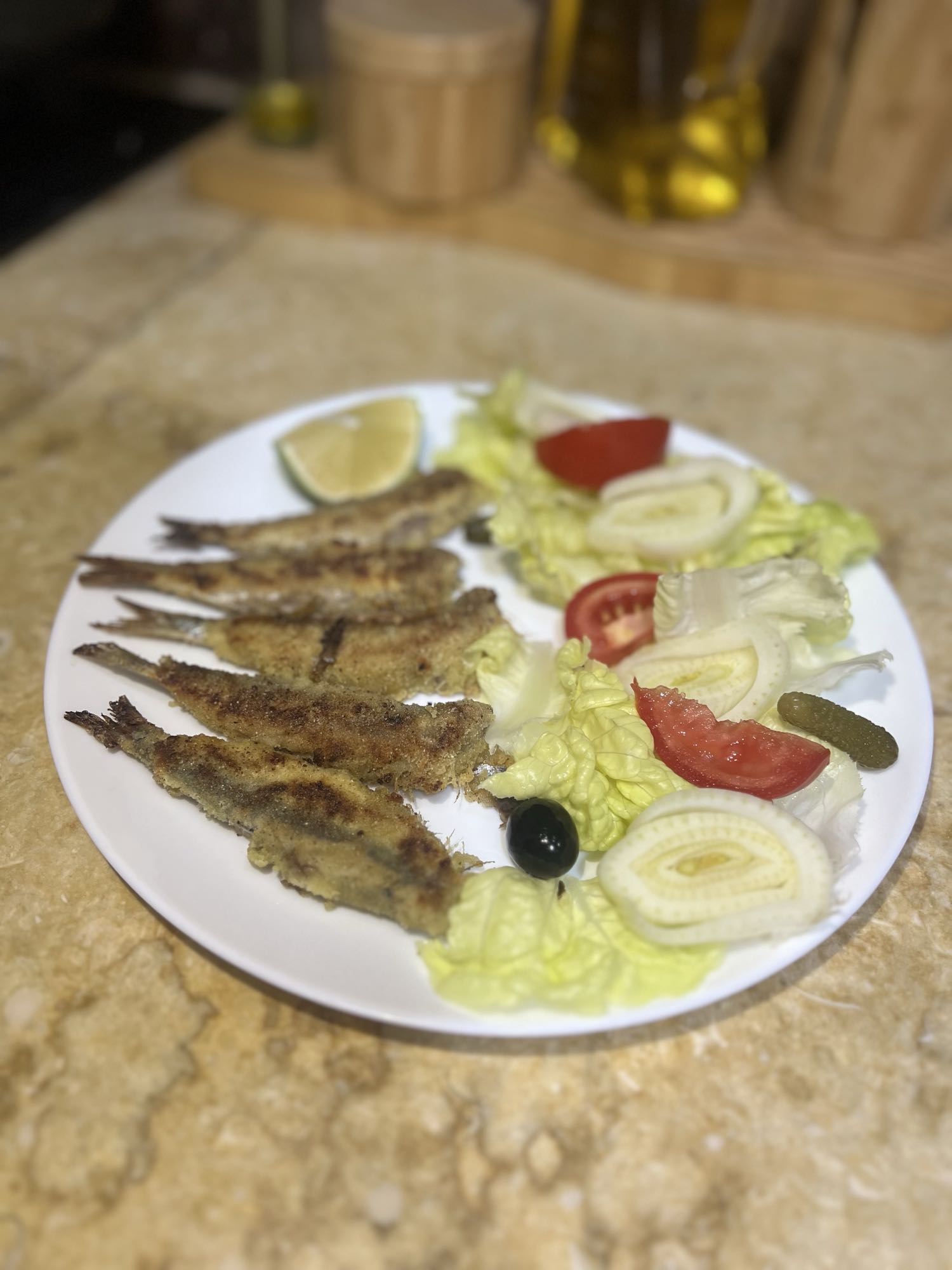 Poisson pané et salade