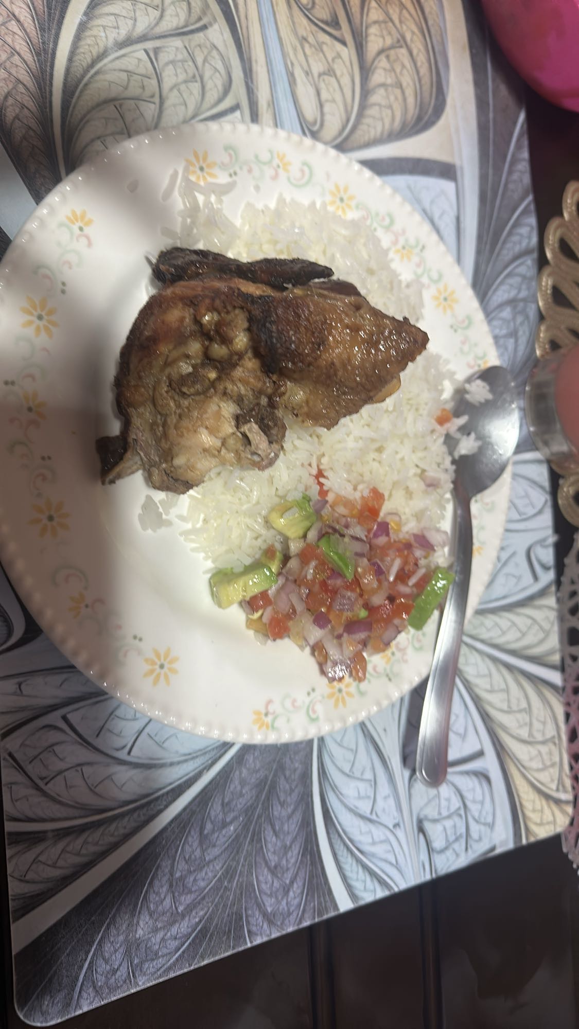 Pollo con arroz y ensalada