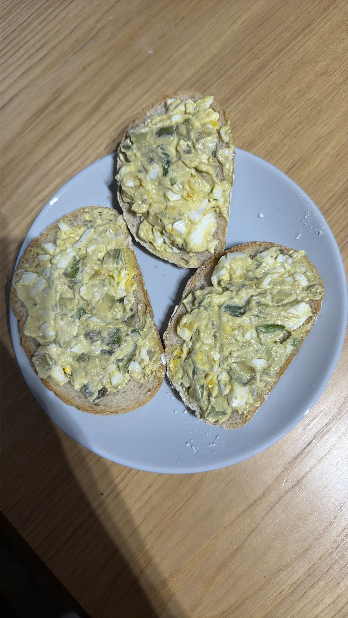 kanapki z pastą jajeczną i awokado