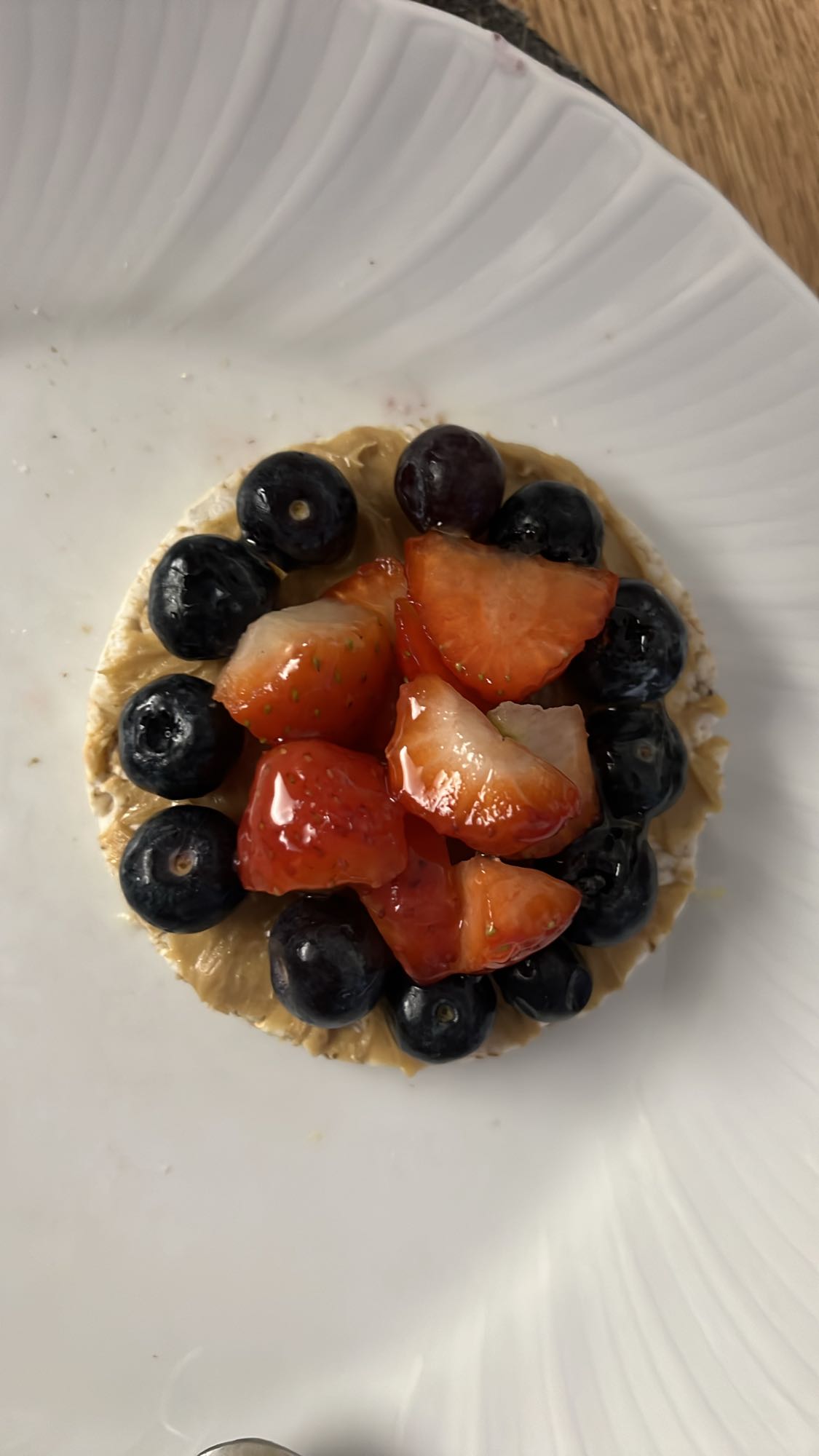 Rice cake with berries