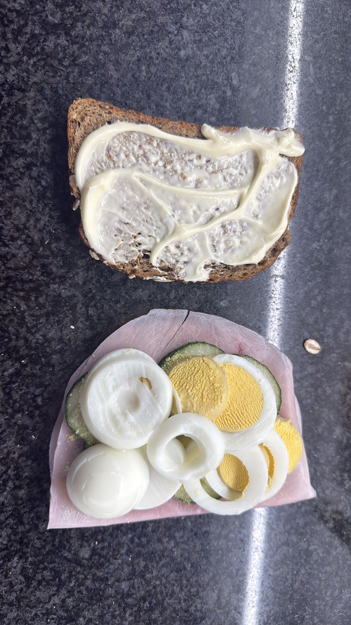 Broodje ham ei komkommer