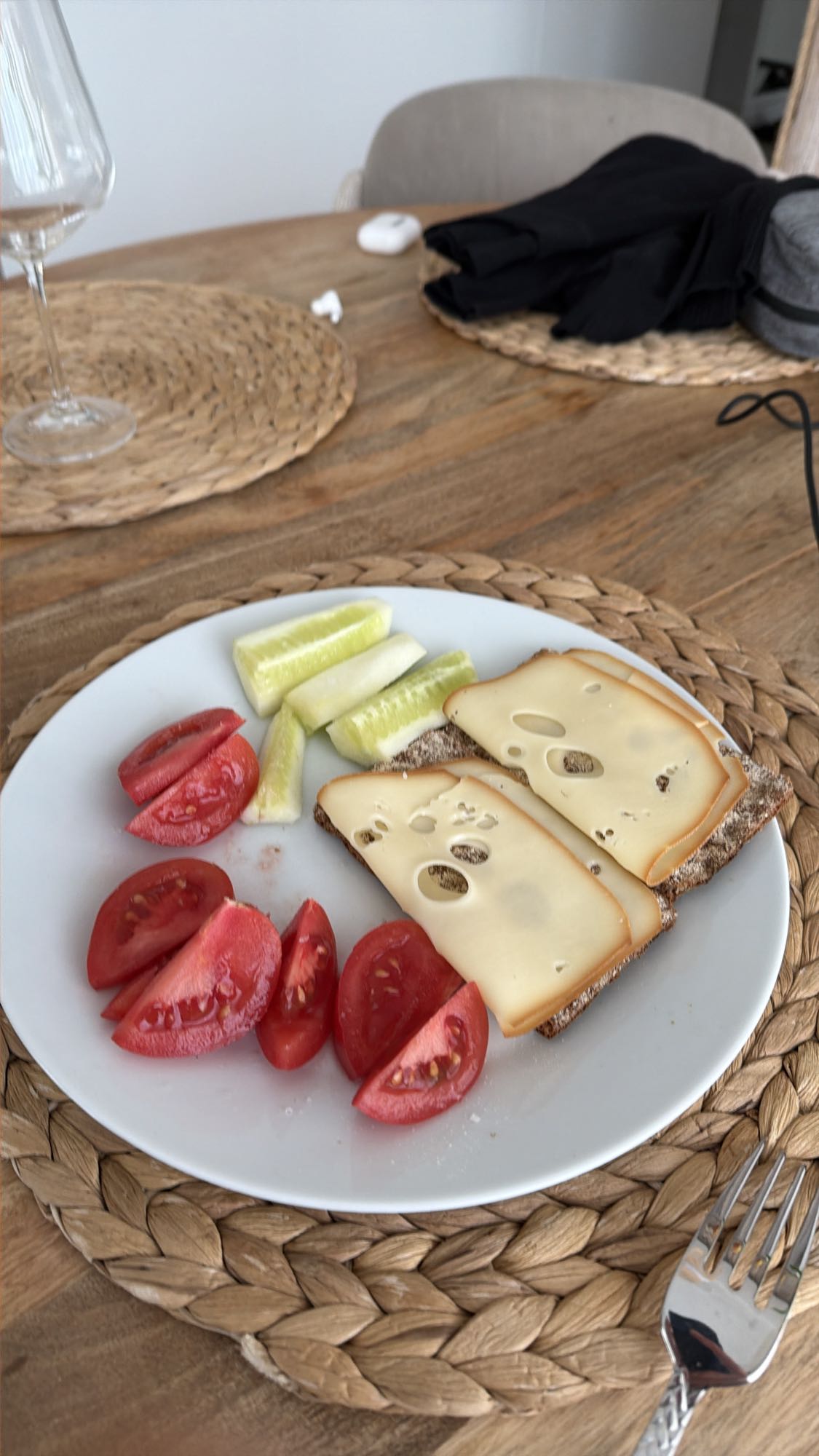 Kanapki z serem i warzywami