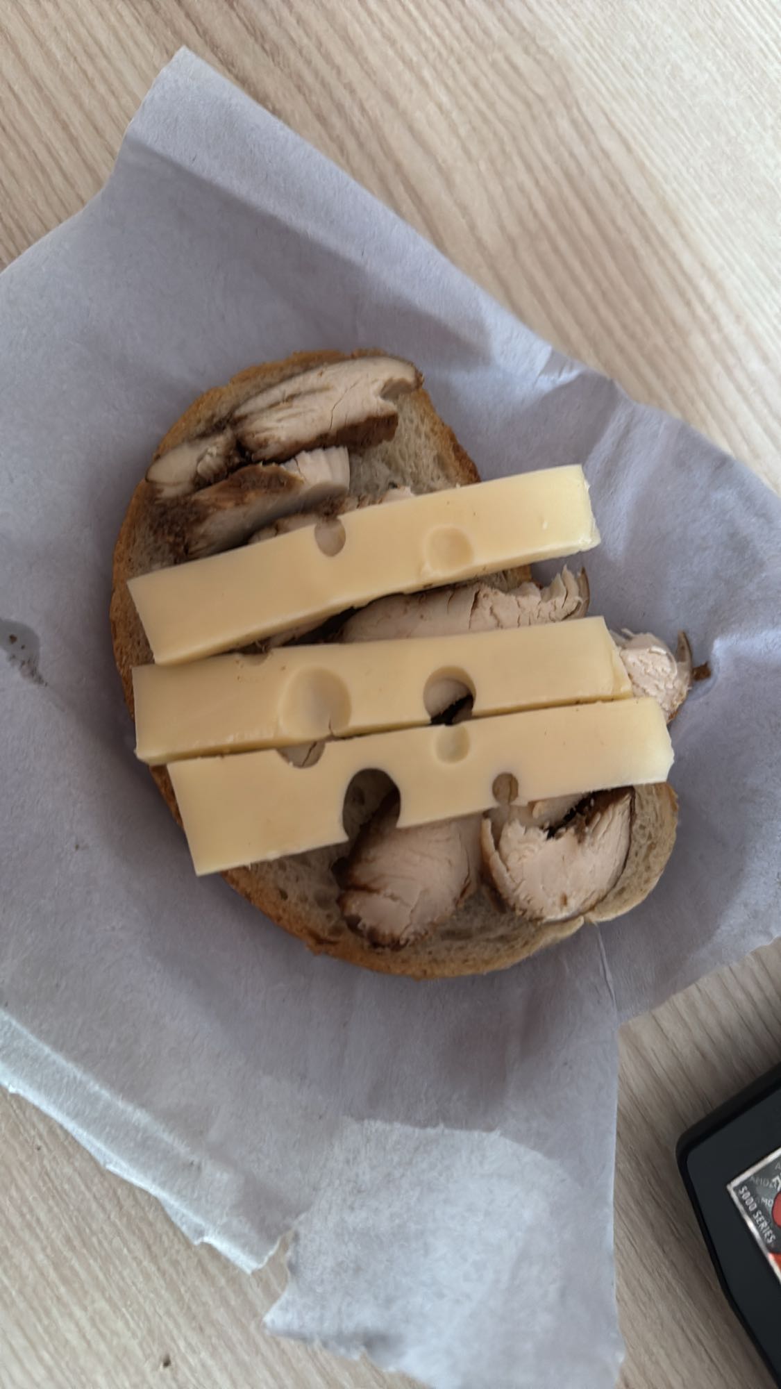 бутерброд с курицей и сыром