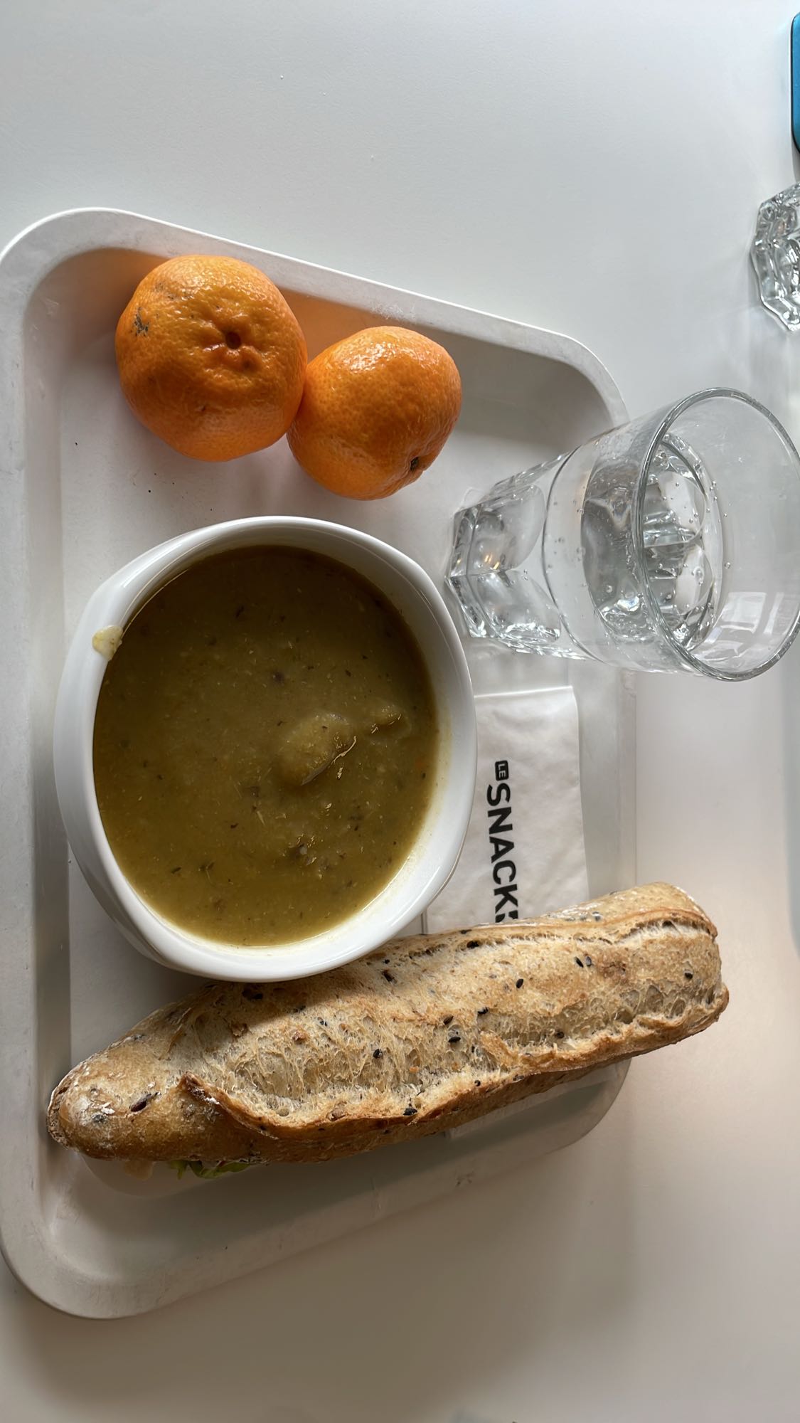Déjeuner soupe et sandwich