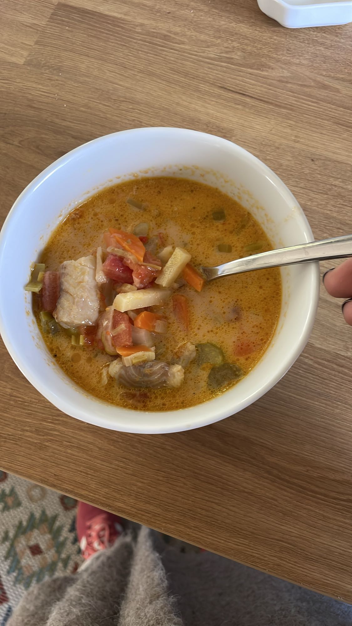 zupa z warzywami i rybą