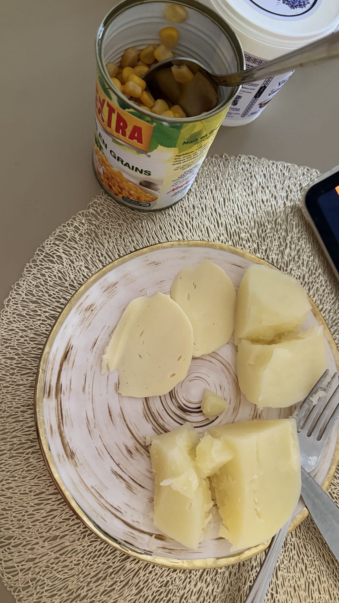 картофель с сыром и кукурузой