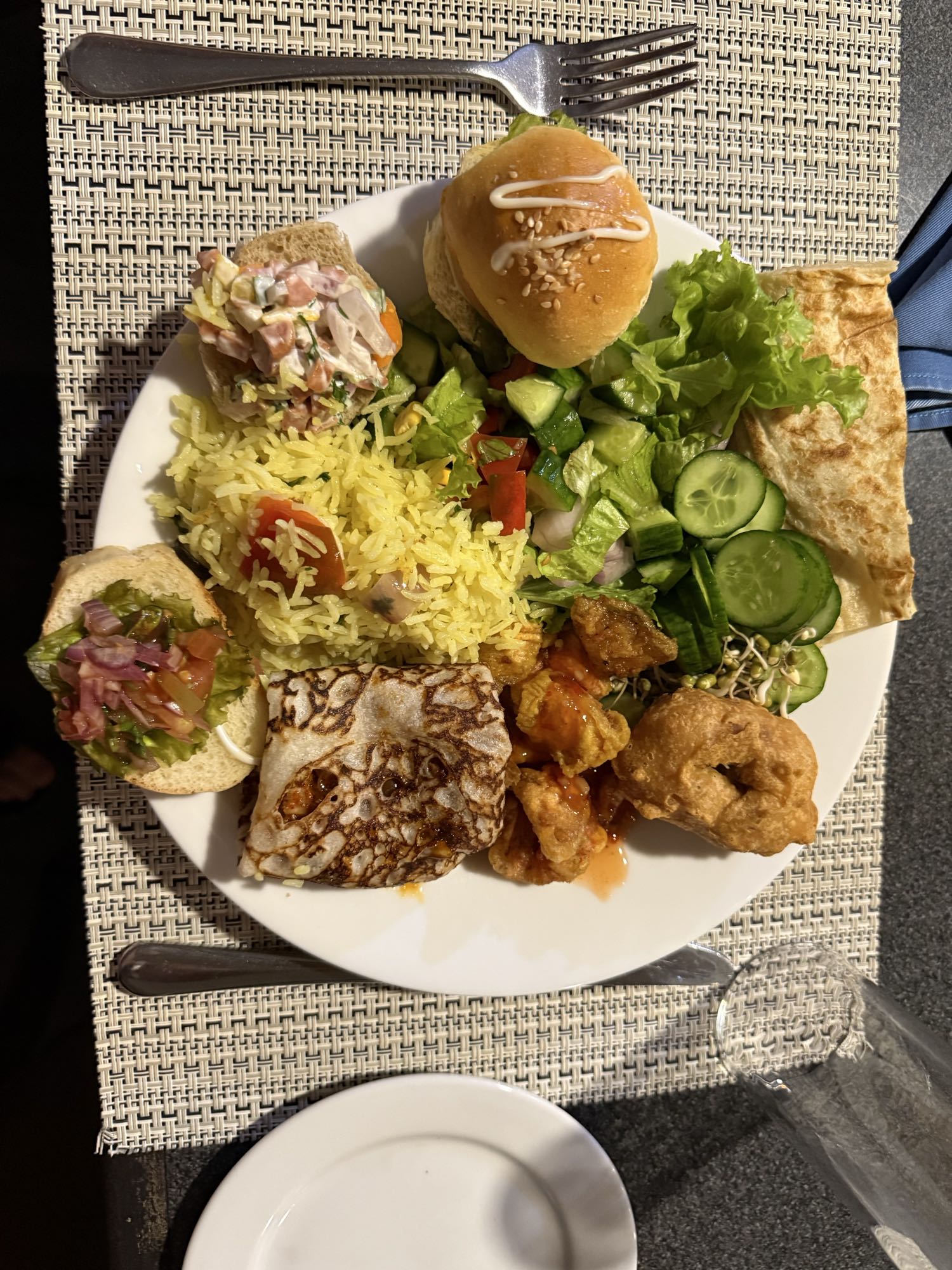 ассорти на тарелке