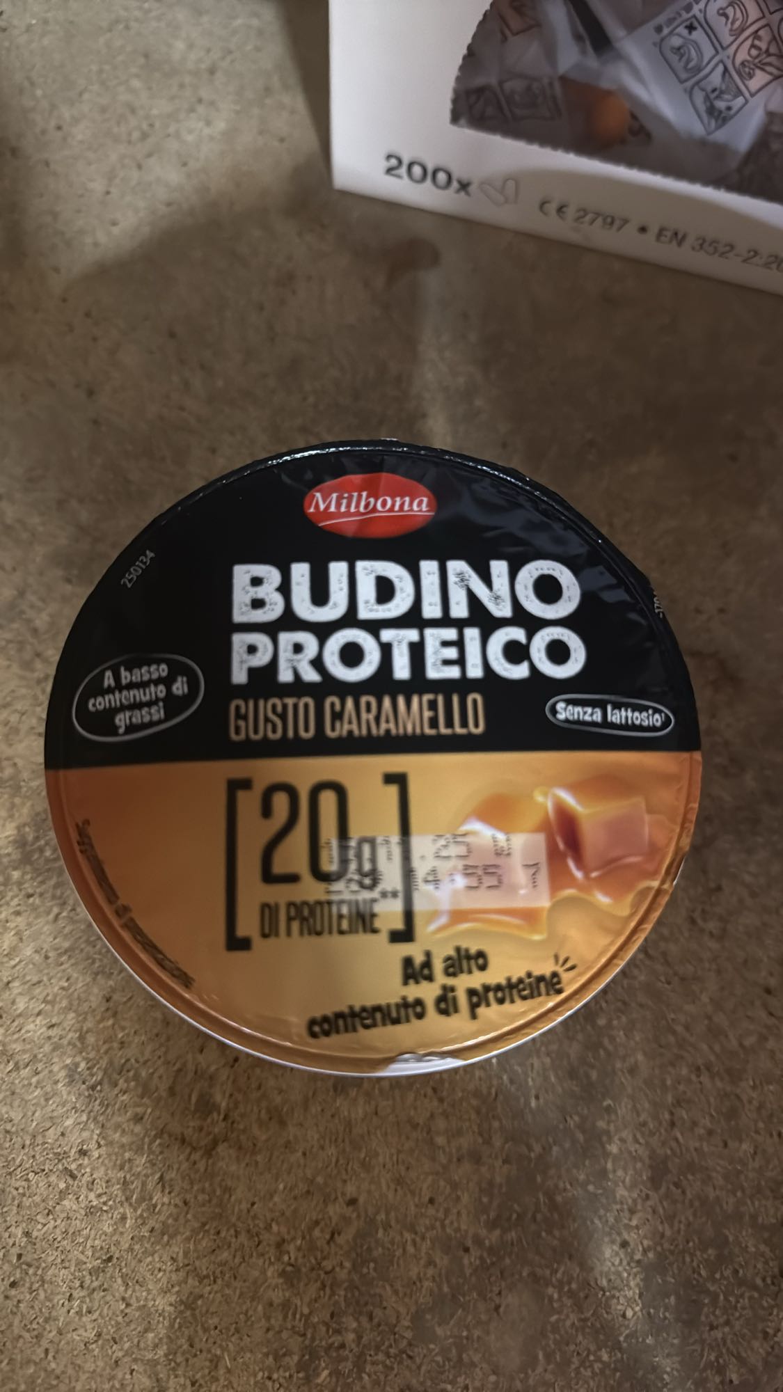 Budincă proteică caramel