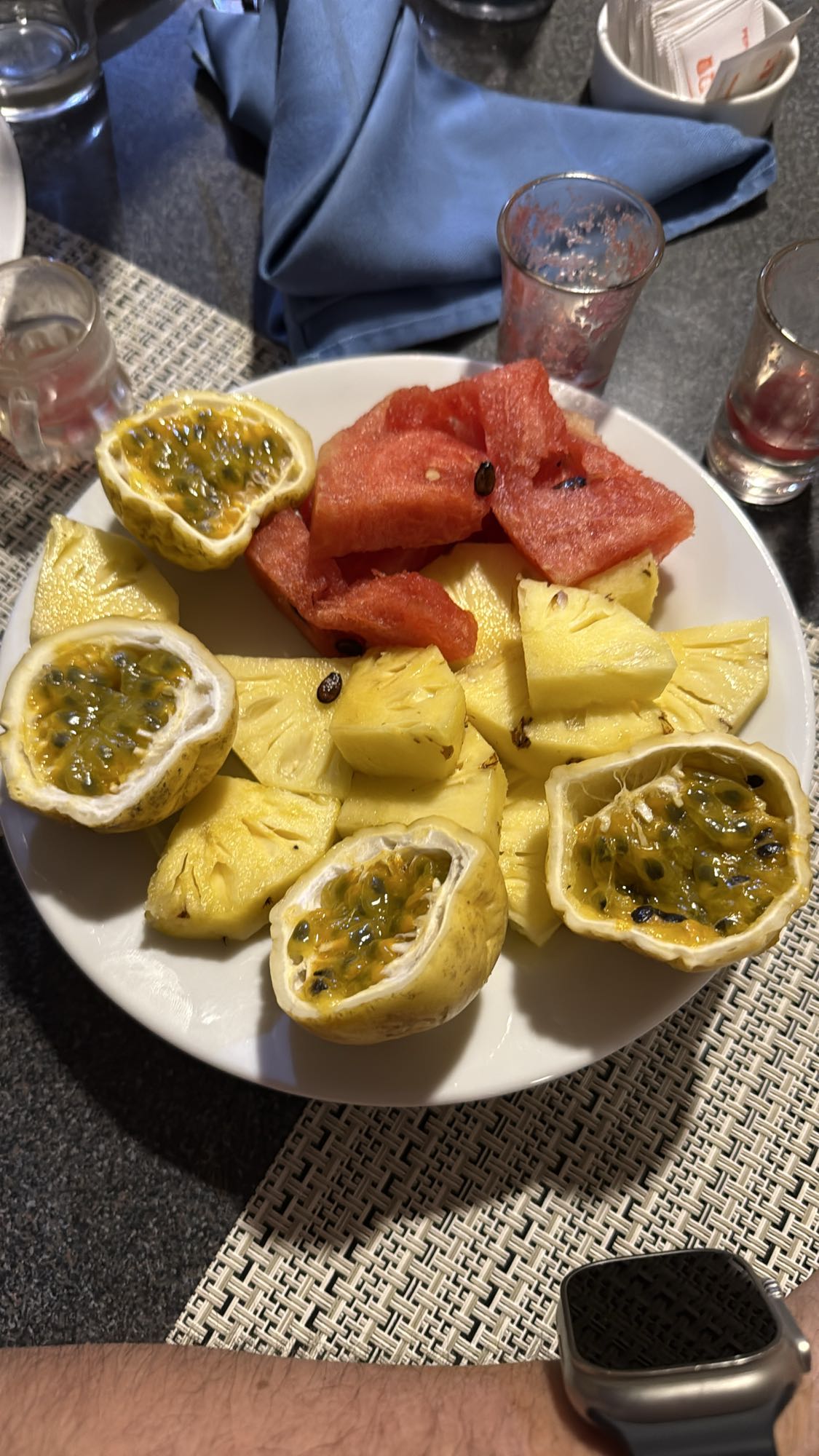 Тарелка с фруктами