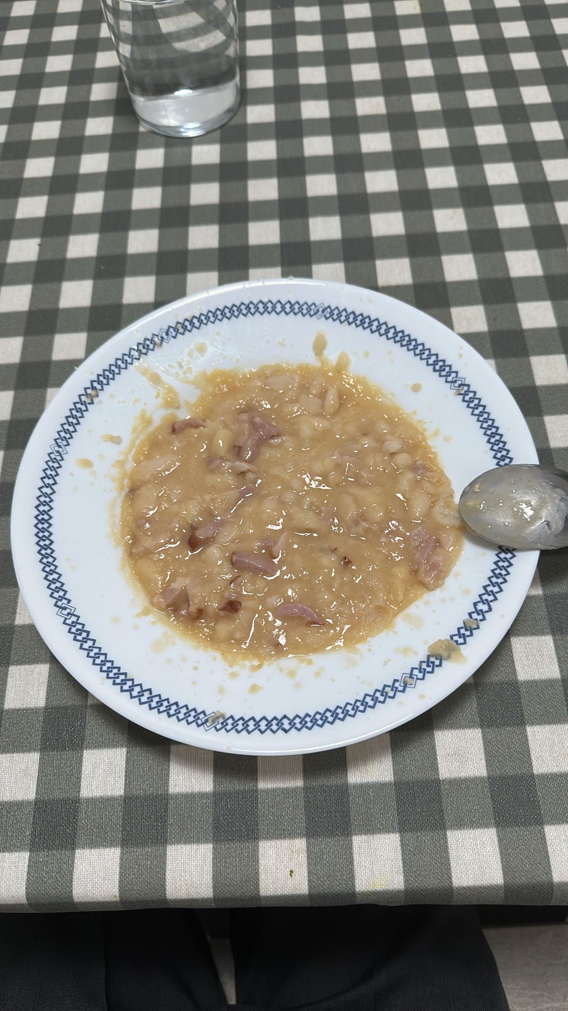 Puré de judías blancas con jamón