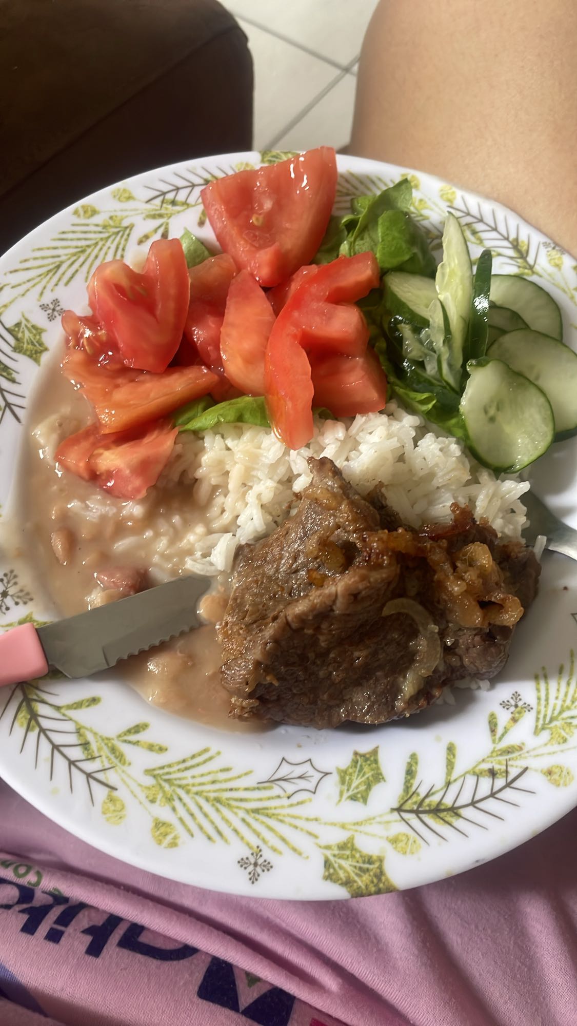 Arroz, feijão e bife