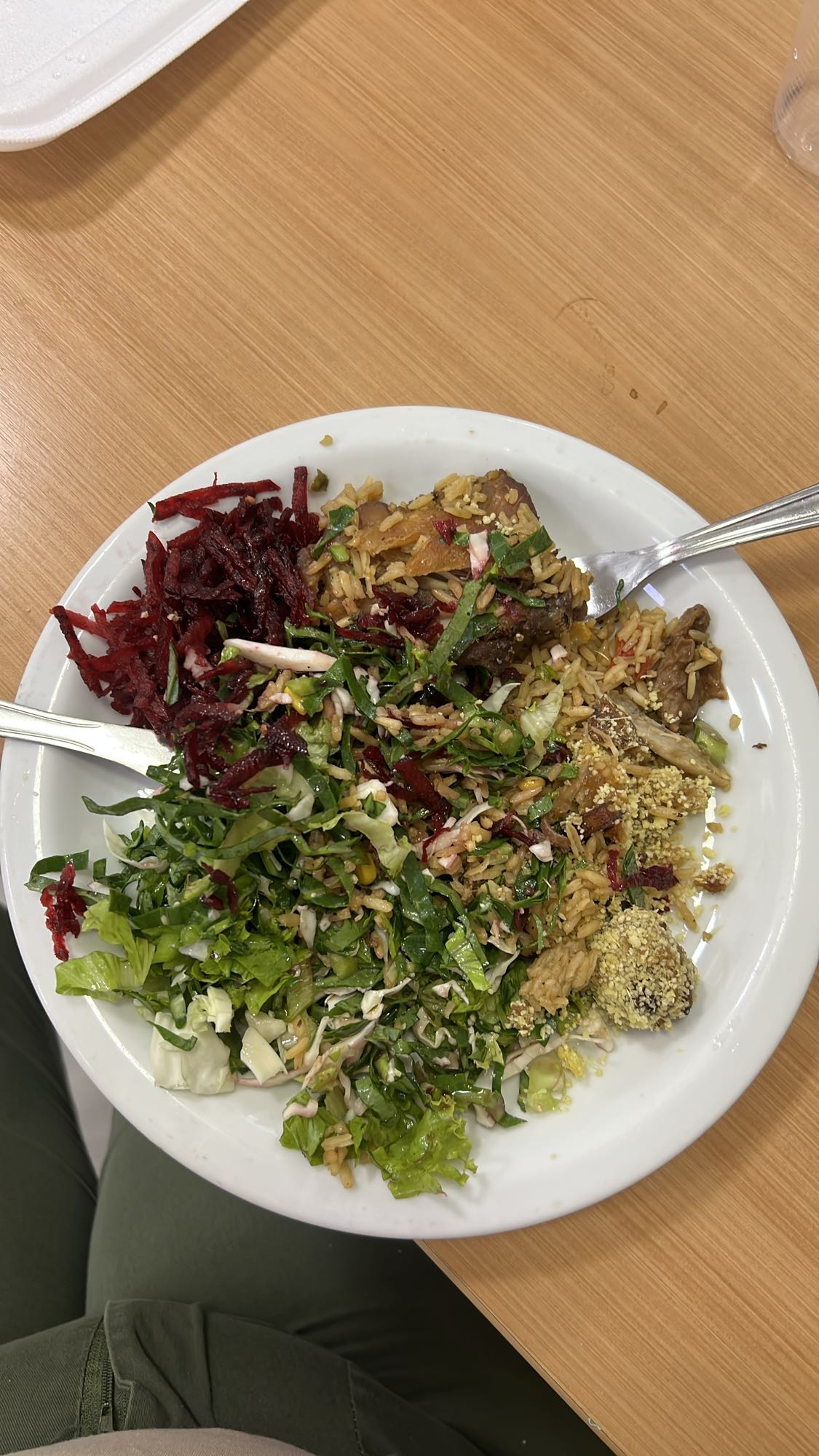 Arroz com salada mista