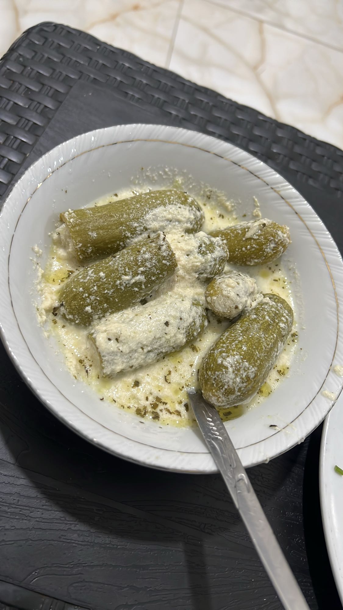 Stuffed zucchini with yogurt