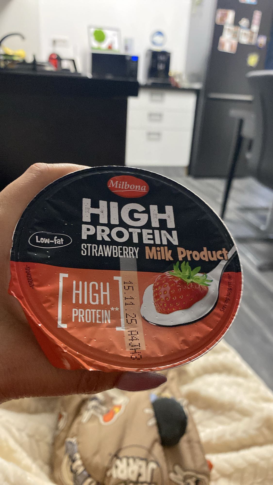 Iaurt proteic cu căpșuni