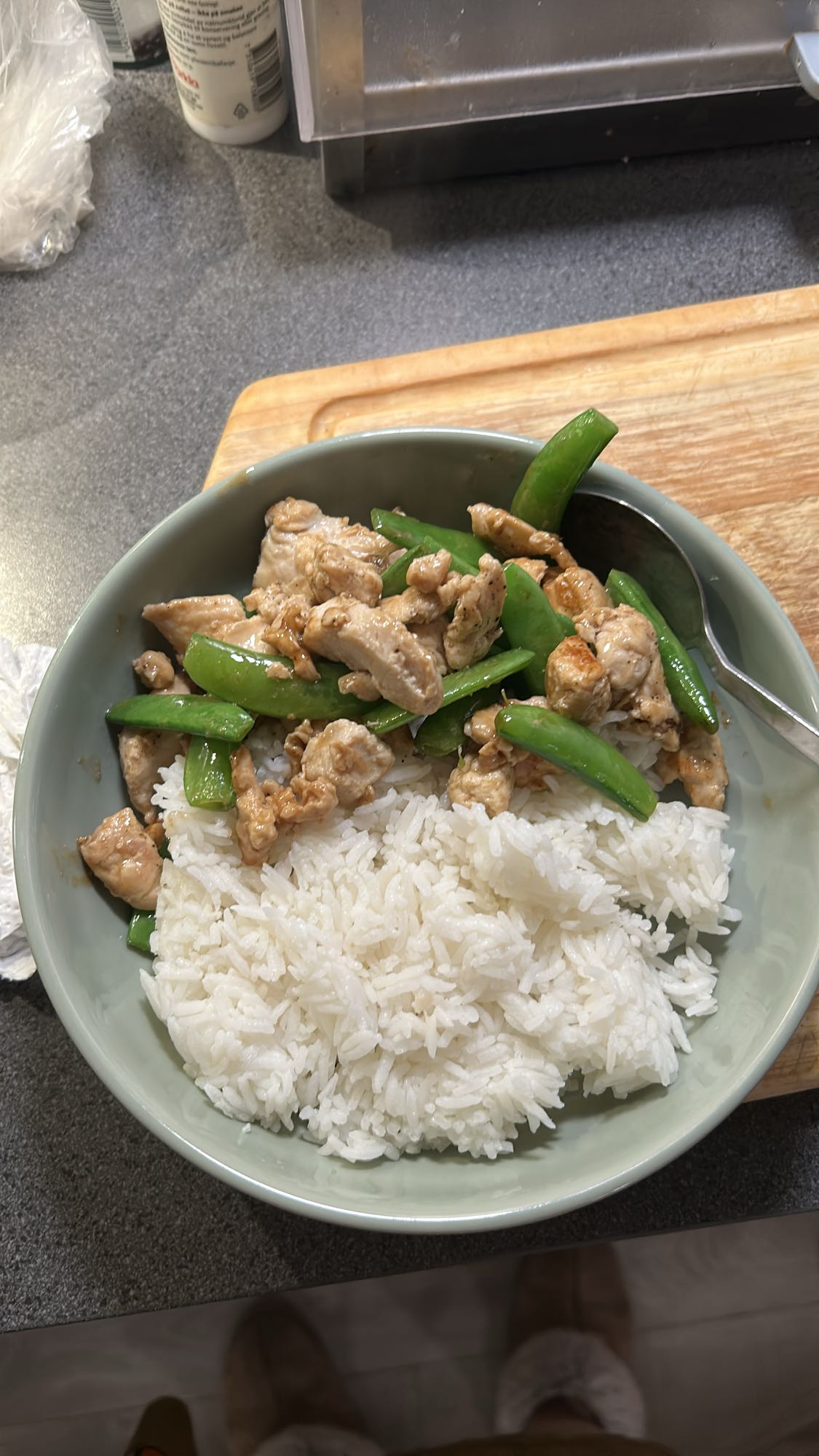 Kylling med ris og sukkererter