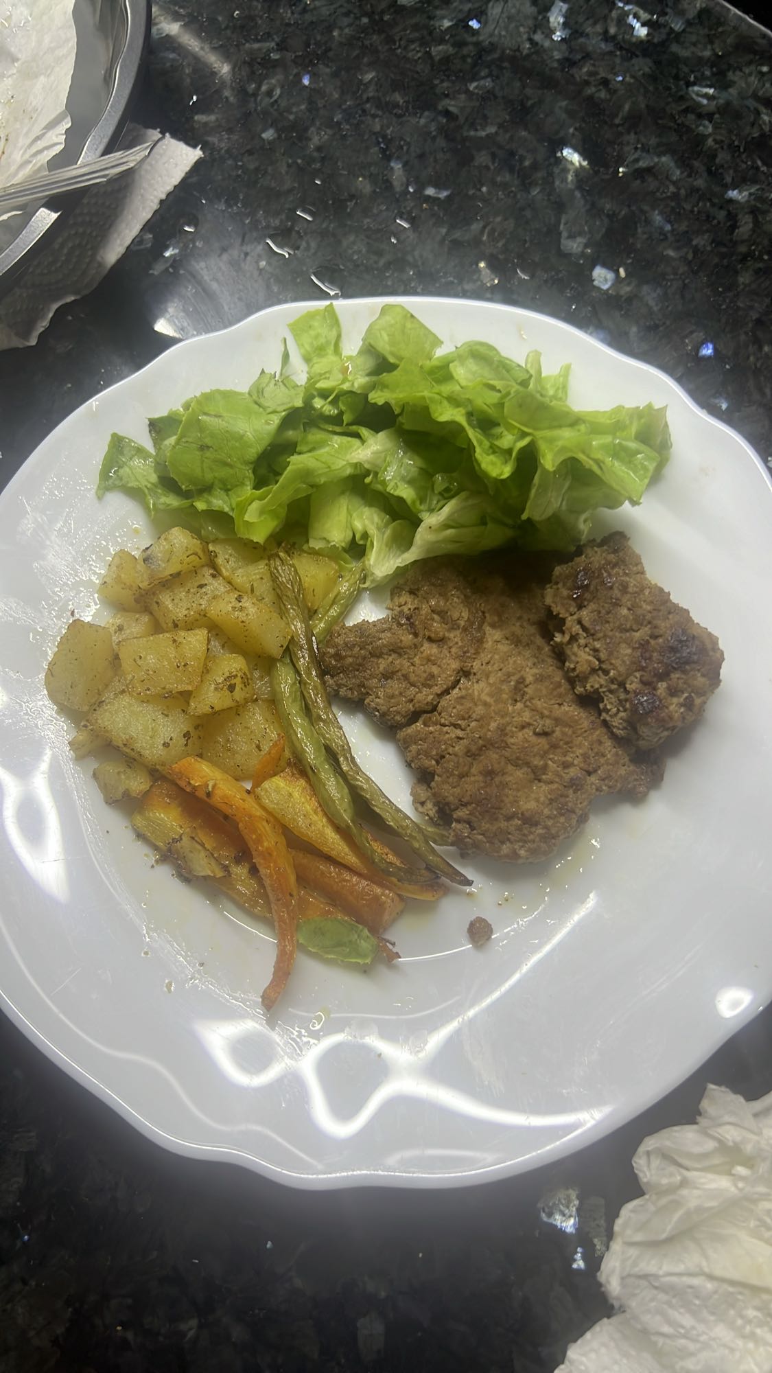 Steak légumes et salade