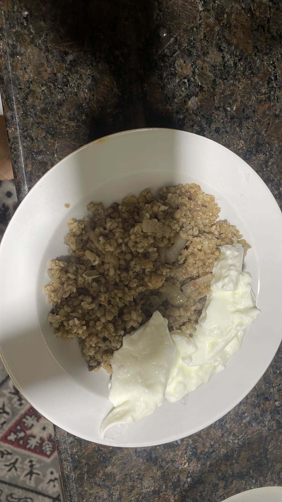 Savory bulgur with yogurt