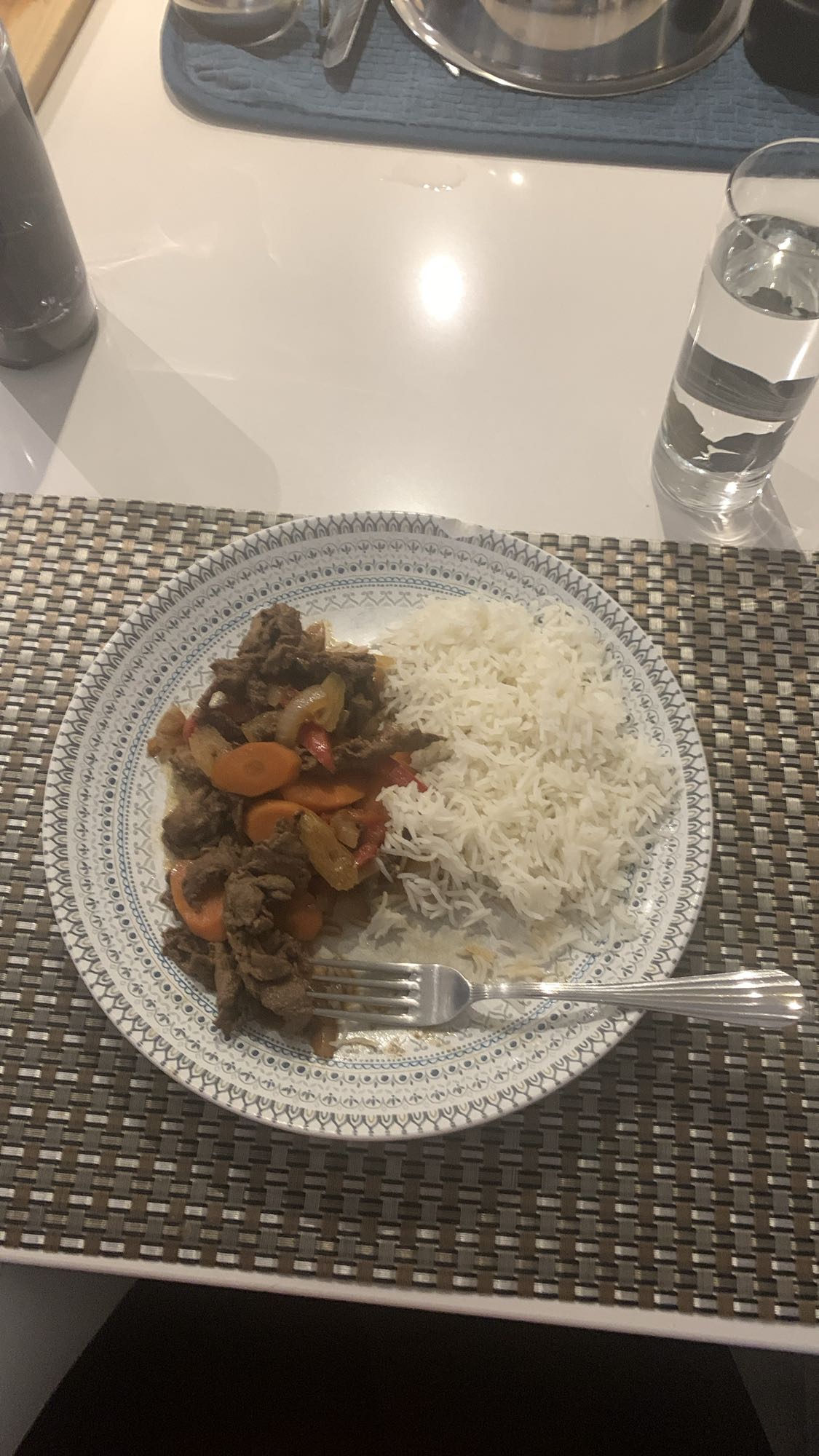 Boeuf sauté avec riz