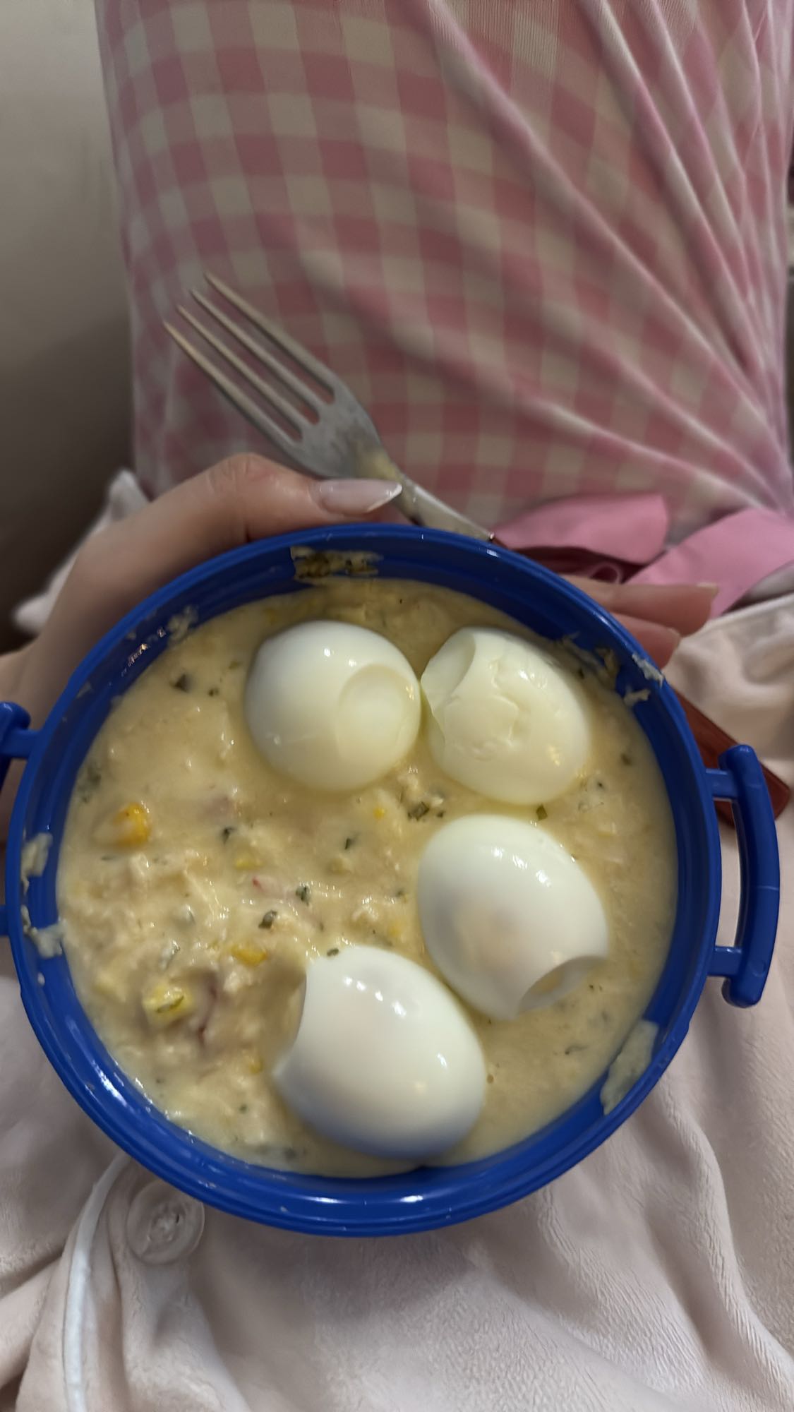 Creme com ovos cozidos