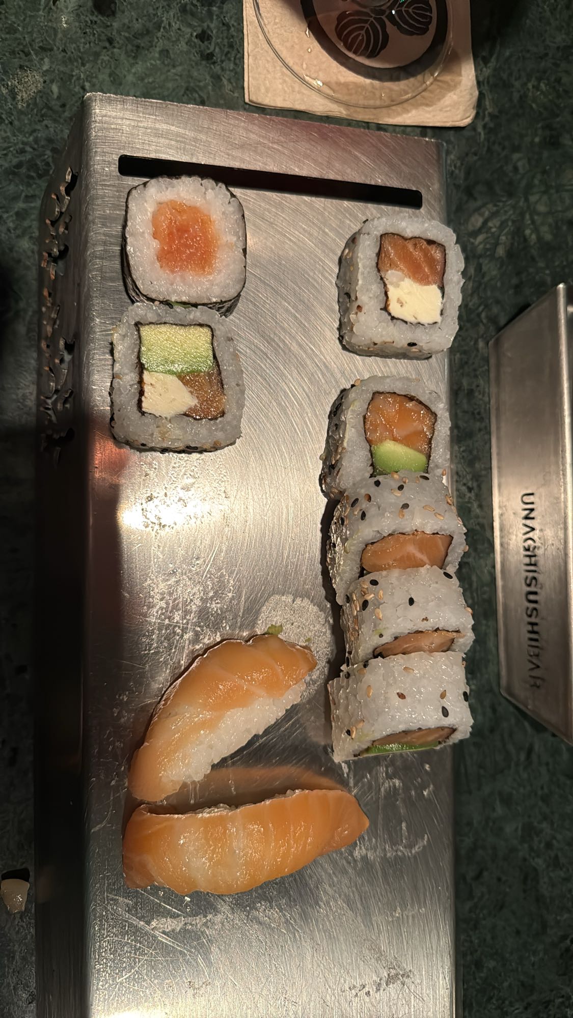 Surtido de sushi y maki