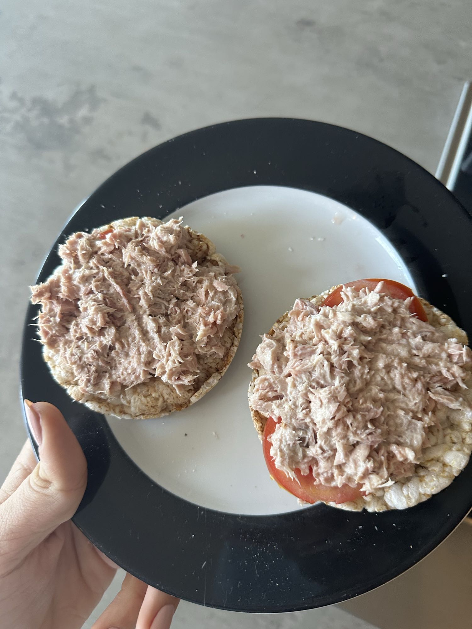 Tortitas de arroz con atún