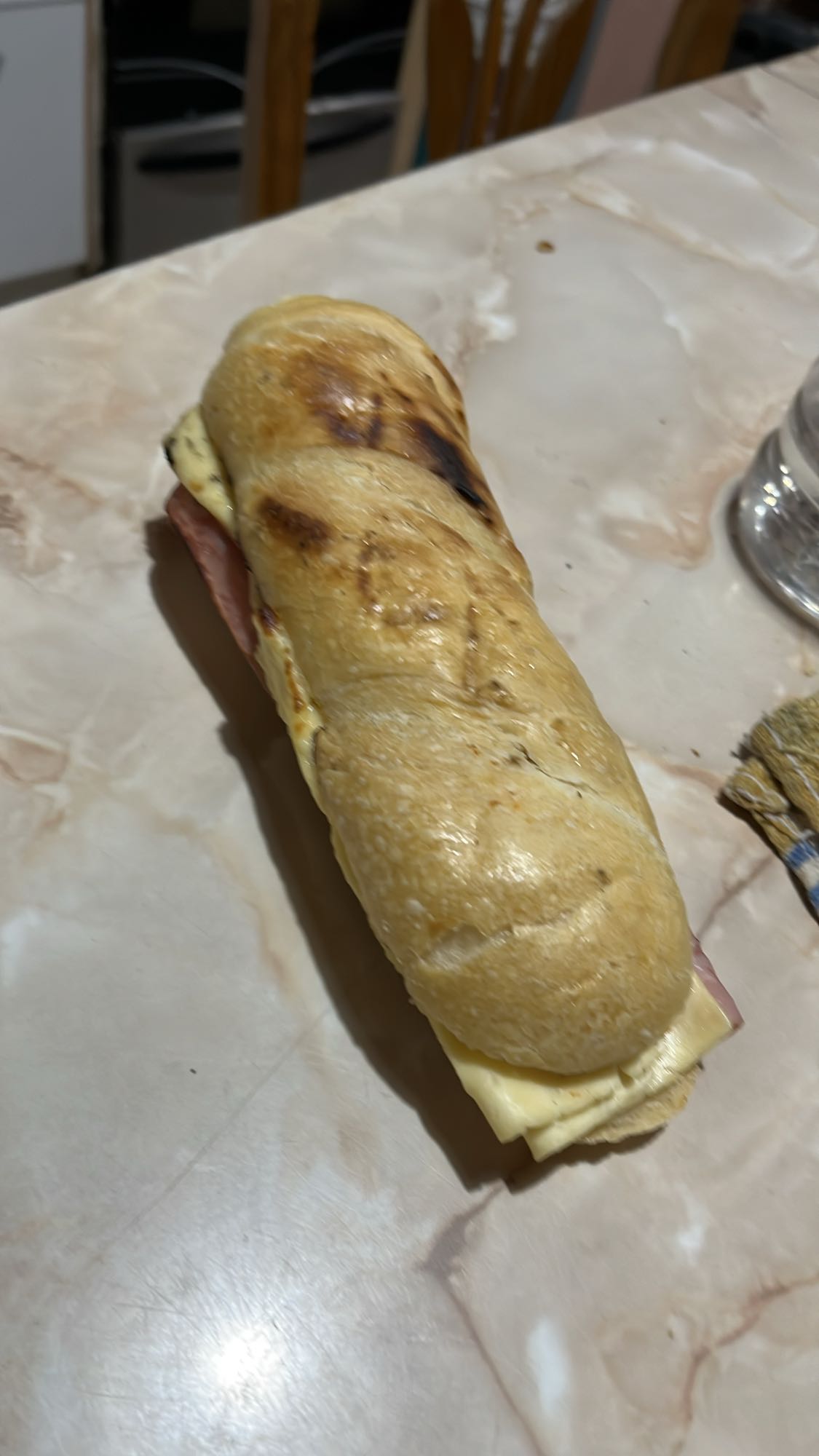 Sándwich de jamón y queso
