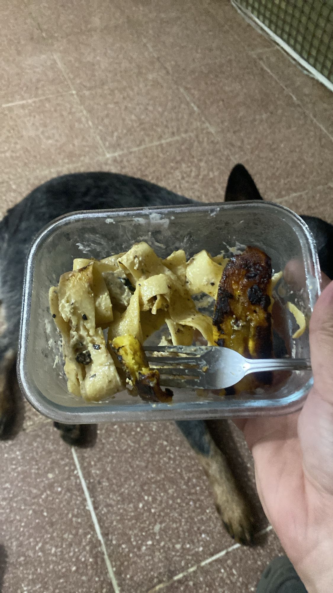 pasta con plátano frito