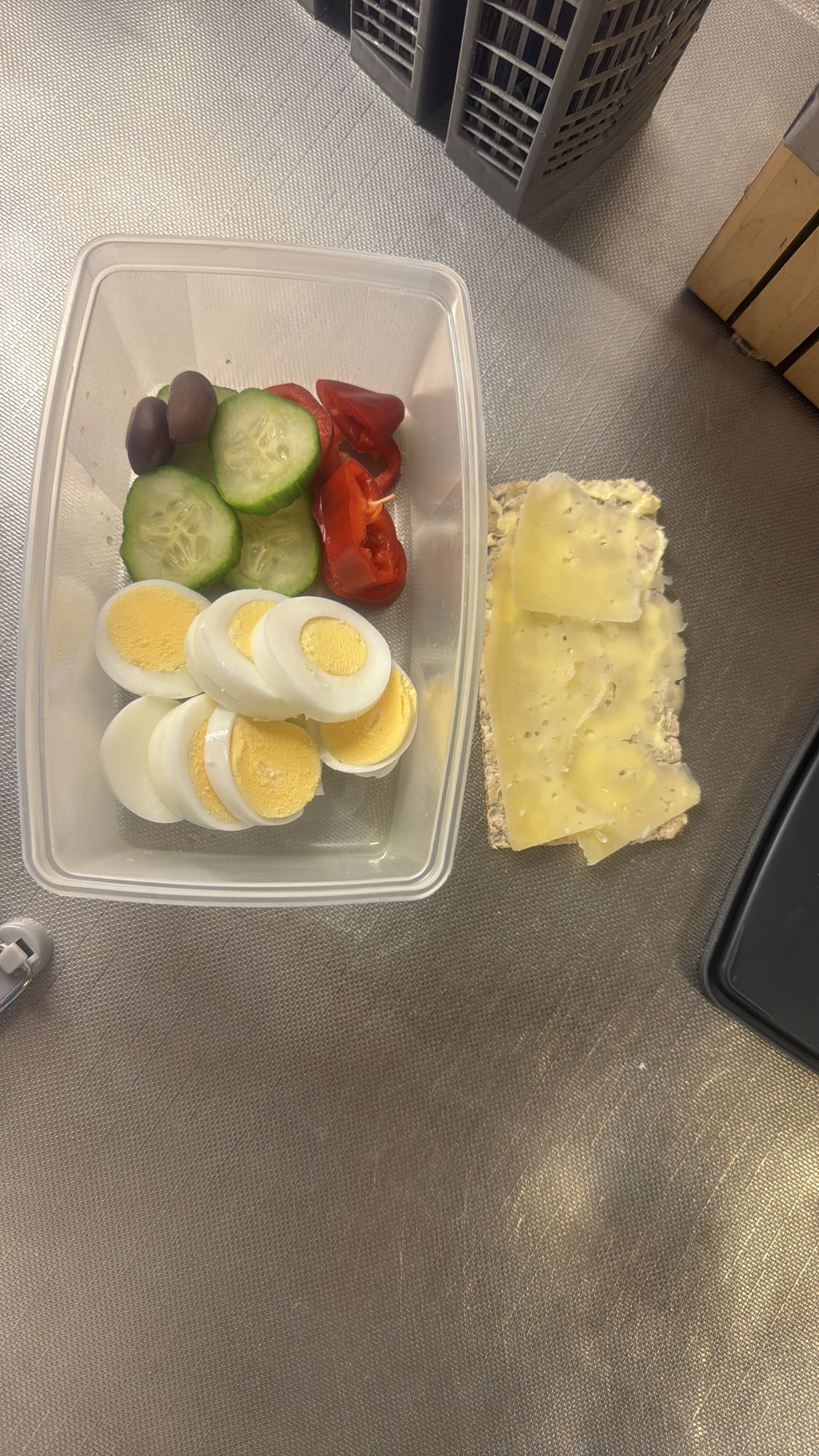 Ägg och knäckebröd