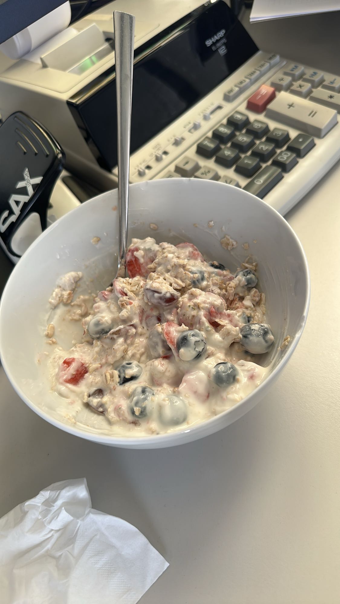 Joghurt mit Obst & Hafer