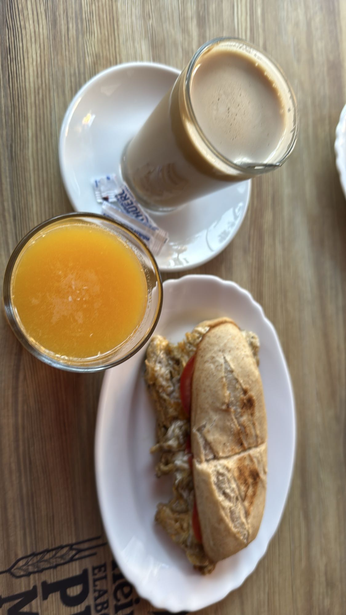 Desayuno con bocadillo