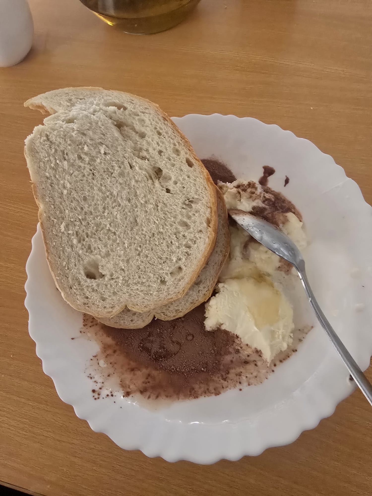 Pâine cu unt și cacao