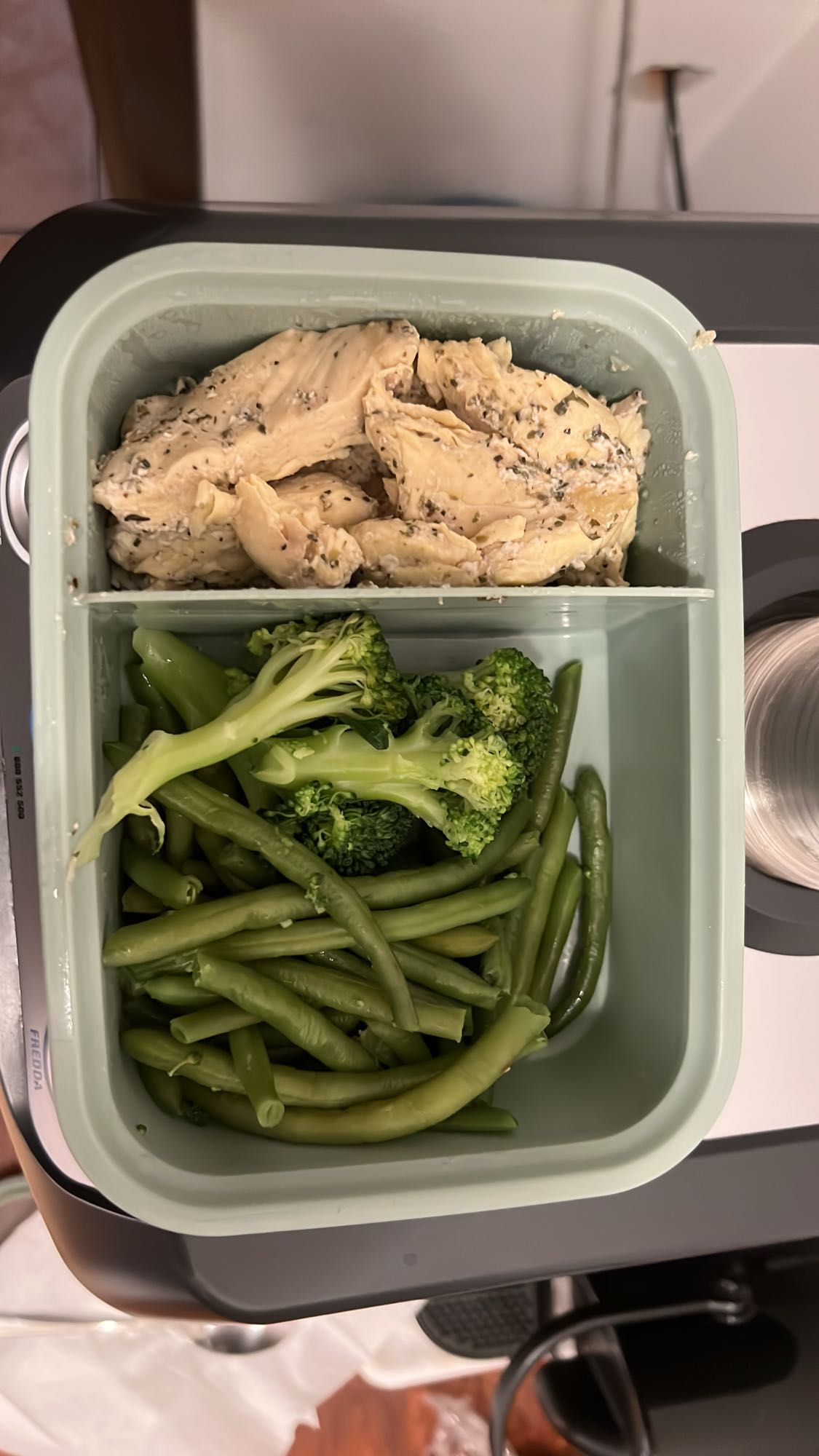 Tavuklu Sebze Kutusu