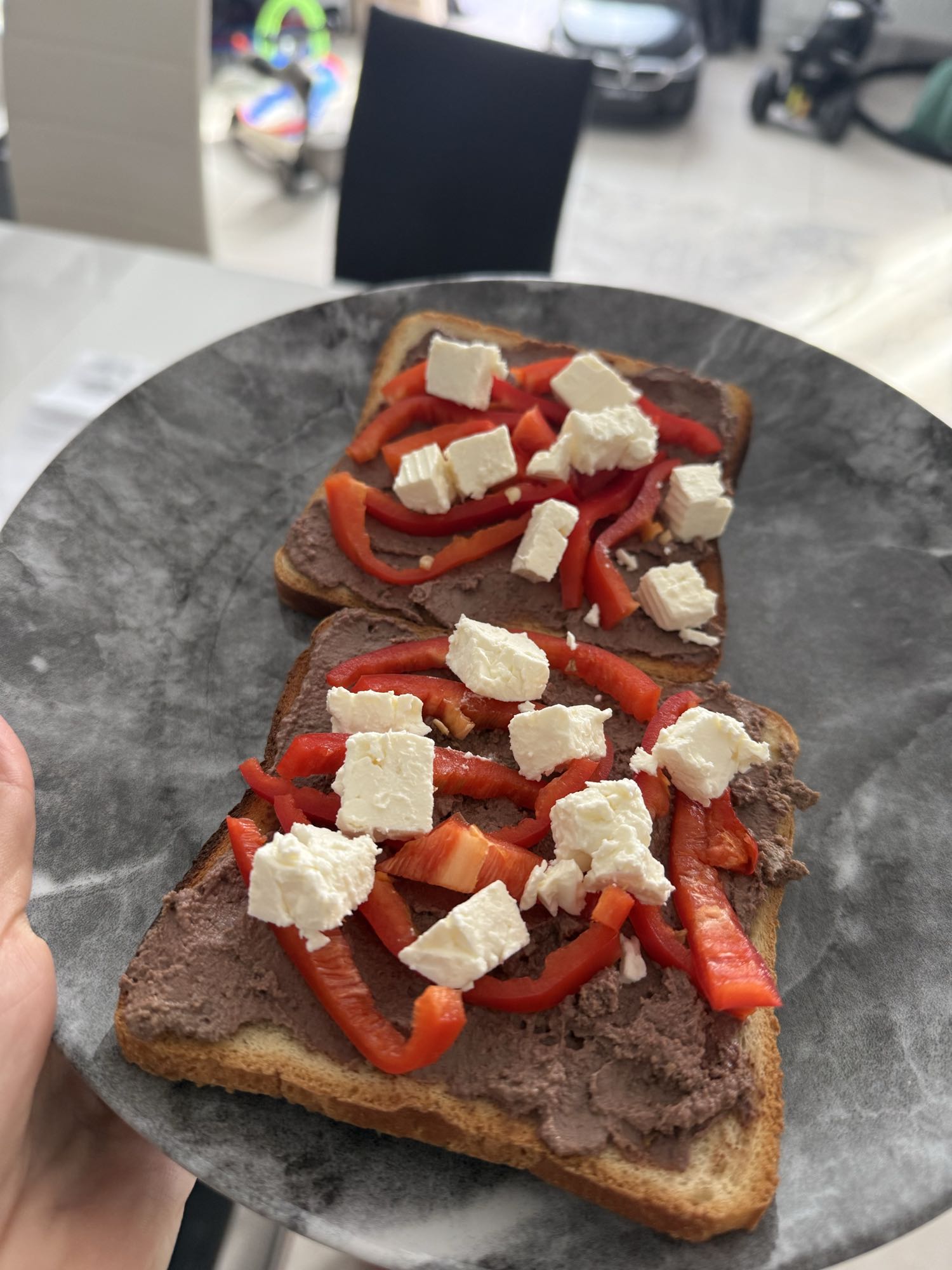 Tartines au pâté et feta