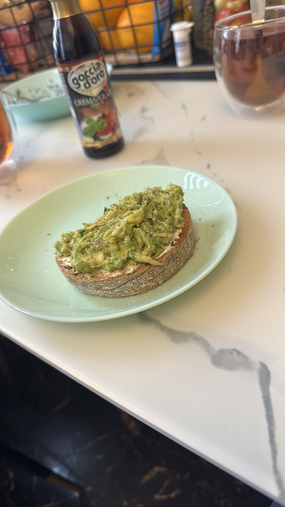 тост с авокадо